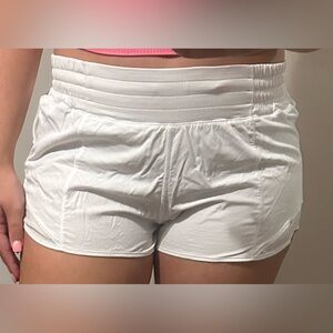 Lululemon high rise hotty hot 2.5 shorts